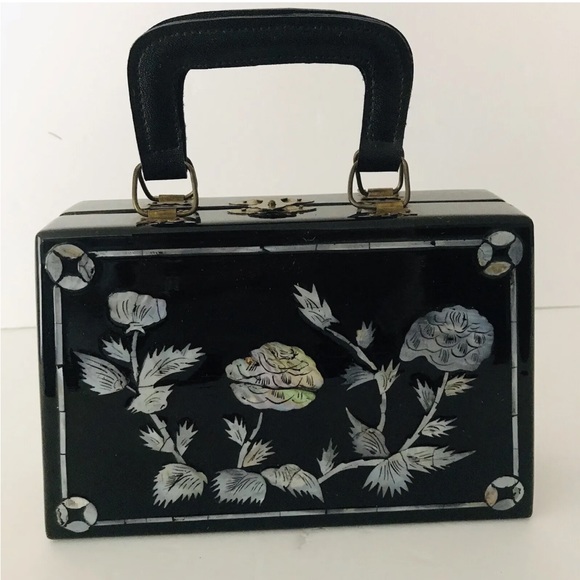 Vintage Handbags - Vintage Black Lacquer Box Purse with Inlaid MOP Roses Signed Ky Niem